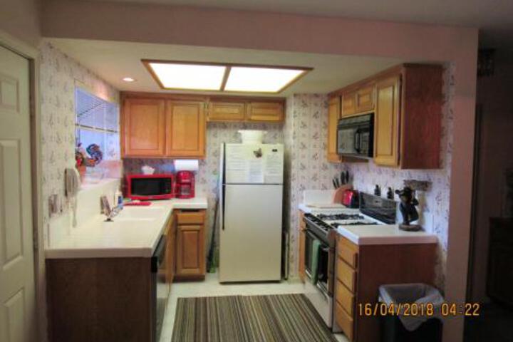 Slopeside Chalet - thumb 1