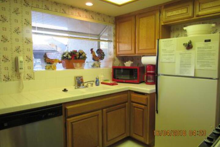 Slopeside Chalet - thumb 4