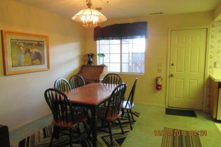 Slopeside Chalet - thumb 6