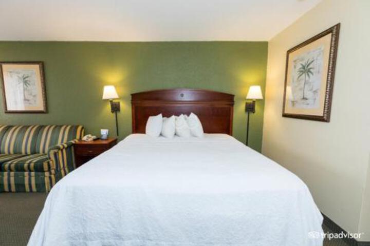 Village Inn - thumb 4