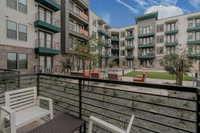 Luxury One Bedroom with Pool on Tempe Town Lake