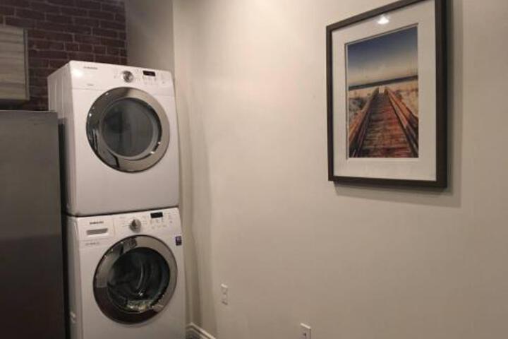 BRAND NEW Huge Ace Hotel Style Loft - thumb 3