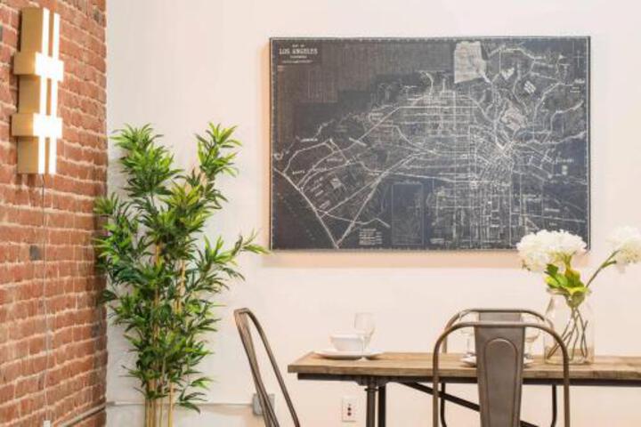 BRAND NEW Huge Ace Hotel Style Loft - thumb 4