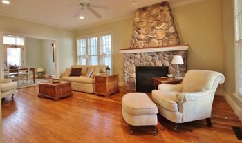 43 Janes 4 Bedroom Home - thumb 5