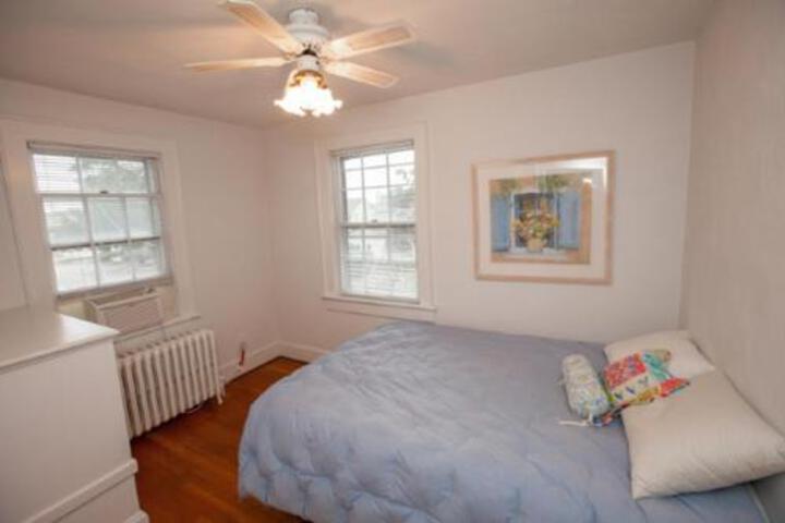 23rd Street White House - thumb 2