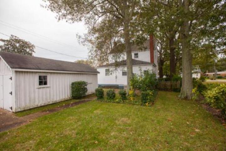 23rd Street White House - thumb 4