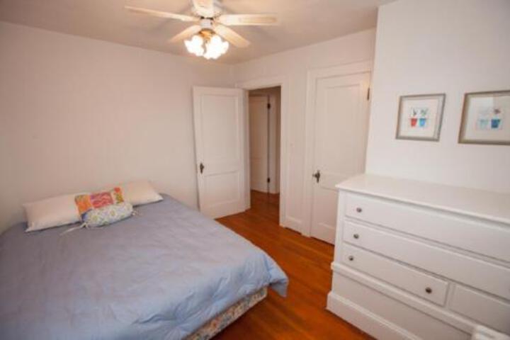 23rd Street White House - thumb 3