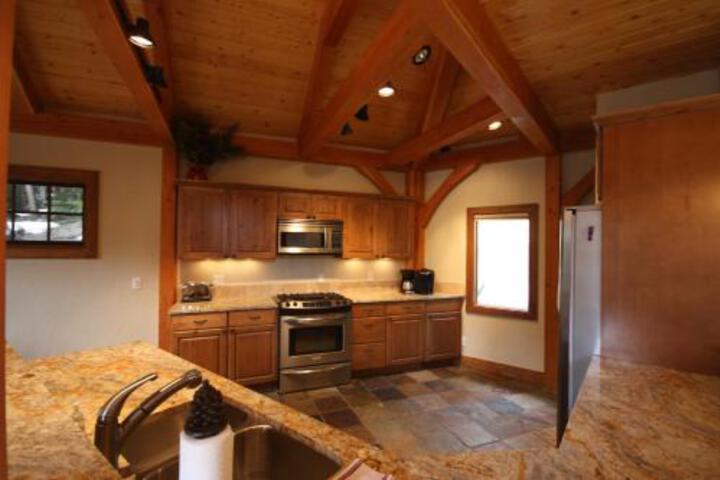 100 Crown Drive Home - thumb 3