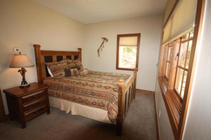 100 Crown Drive Home - thumb 1