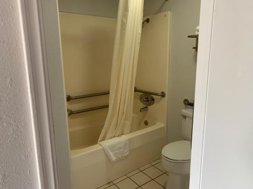 Economy Inn - thumb 3