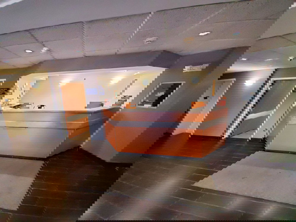 Americas Best Value Inn & Suites Racine - thumb 2