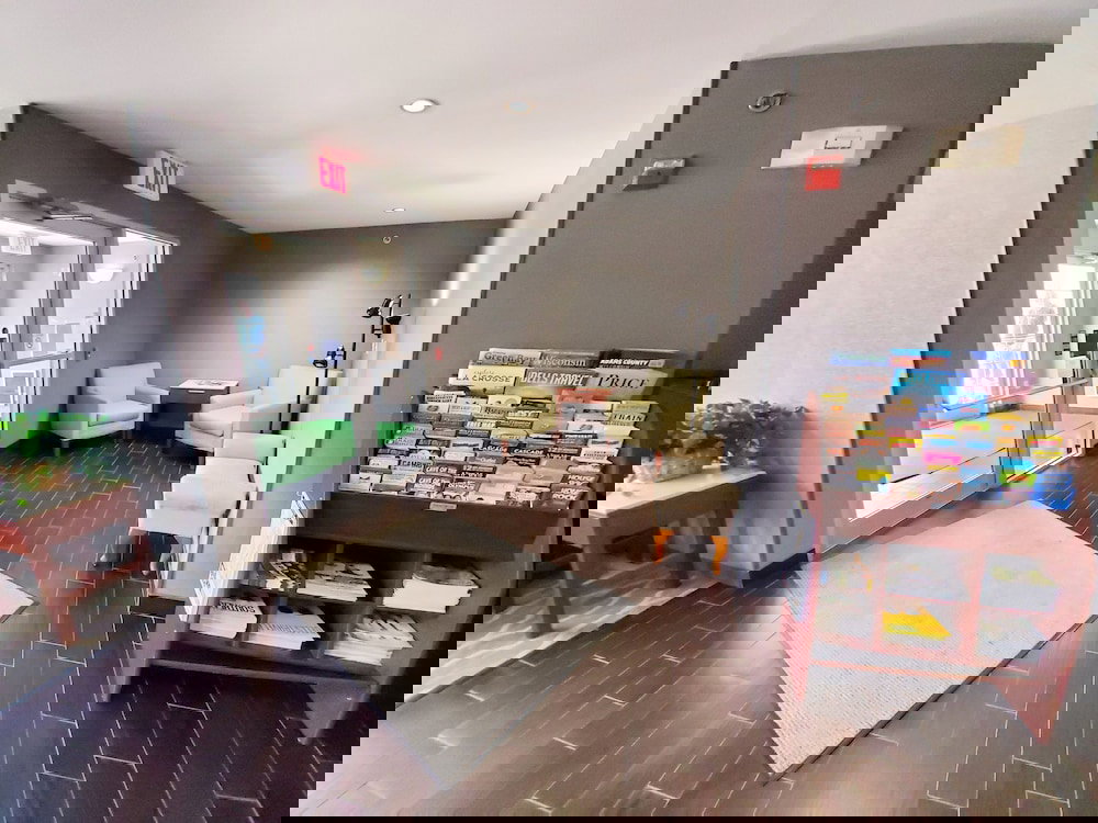 Americas Best Value Inn & Suites Racine - thumb 4