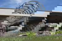 Days Inn  Suites by Wyndham Rochester Hills MI