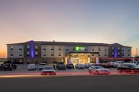 Holiday Inn Express  Suites N Waco Area - West an IHG Hotel