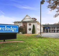 Travelodge by Wyndham Traverse City MI - Students Accommodation