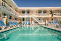 Daytona Inn And Suites