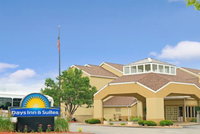 Days Inn and Suites by Wyndham St. Louis/Westport Plaza
