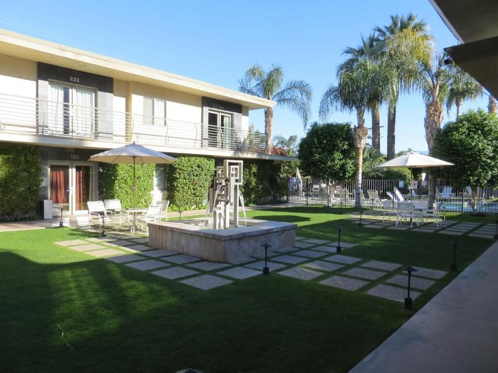 7 Springs Inn & Suites - thumb 4