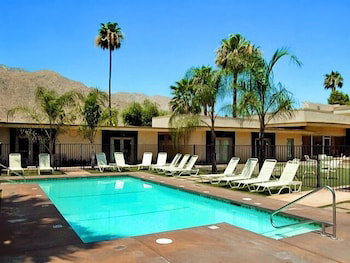 7 Springs Inn & Suites - thumb 3