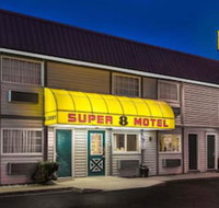 Super 8 by Wyndham Wooster - China Accommodation