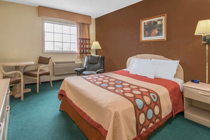 Super 8 By Wyndham Wooster - thumb 7