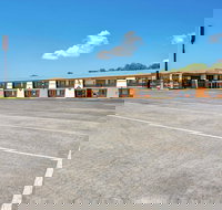 Super 8 by Wyndham Yreka - Tourism Bookings