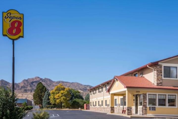 Super 8 By Wyndham Canon City - thumb 0