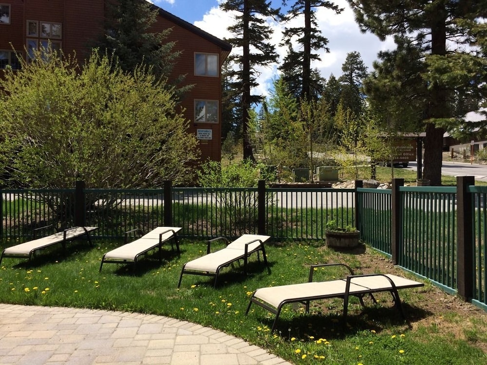 Mountainback At Mammoth - thumb 3