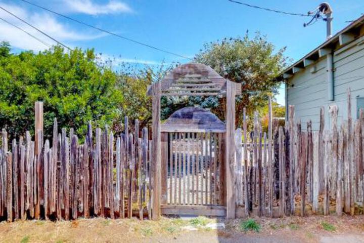 Albion Garden Cottage - thumb 1