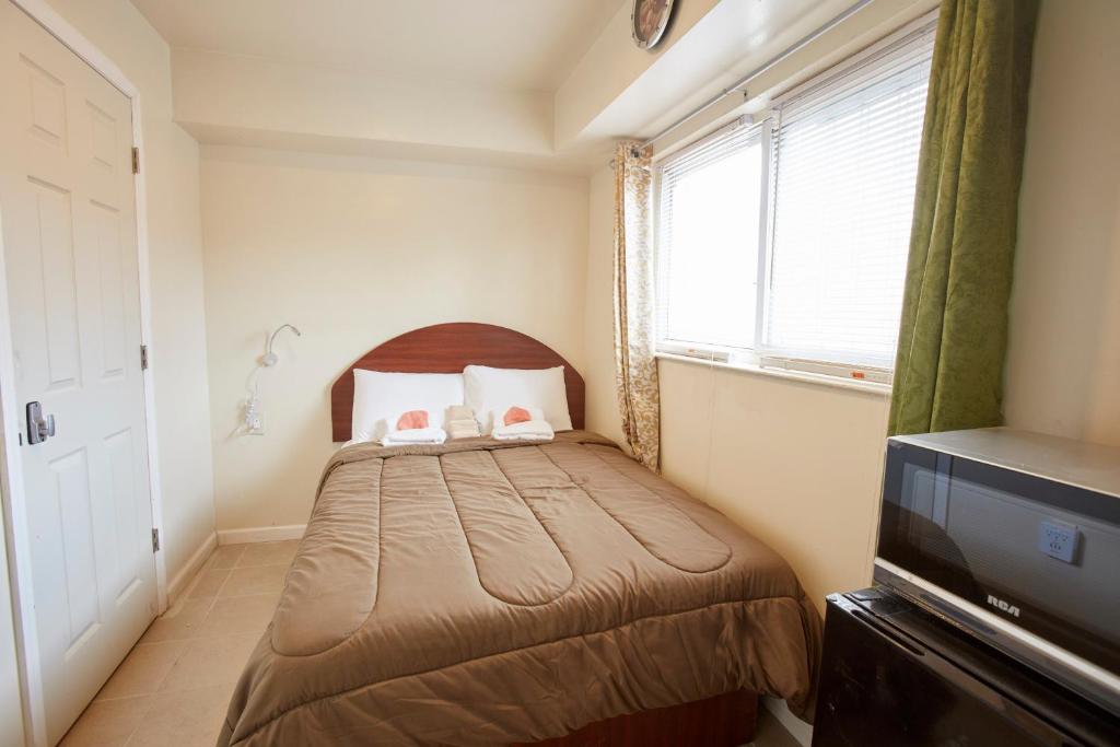 STUDIO & ONE BEDROOM APARTMENTS - thumb 7