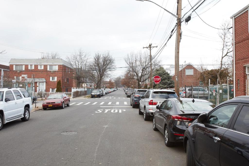 STUDIO & ONE BEDROOM APARTMENTS - thumb 5