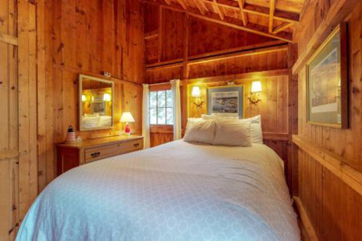 Sailors Cabin - thumb 1