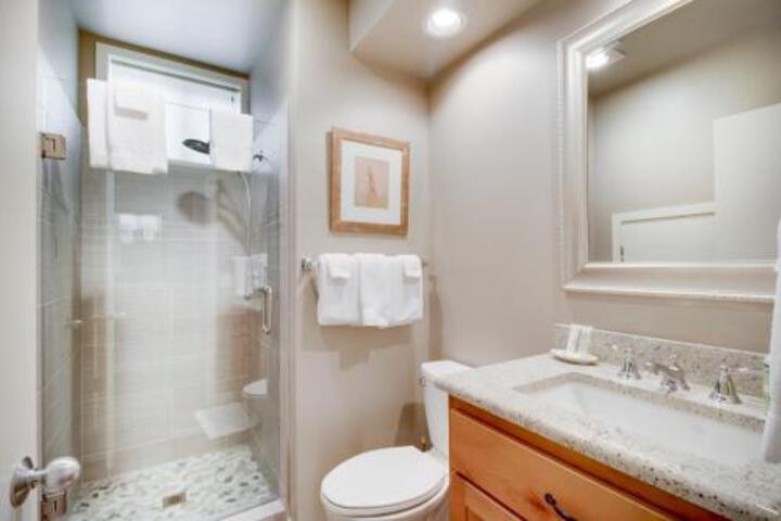 16 Eaglewood - thumb 1