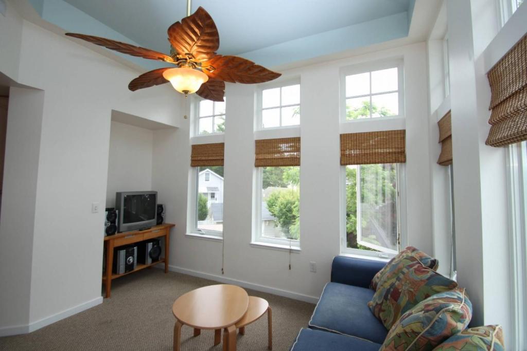 216 New Castle St. - thumb 6