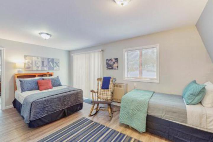 Manset Village Overlook - thumb 0