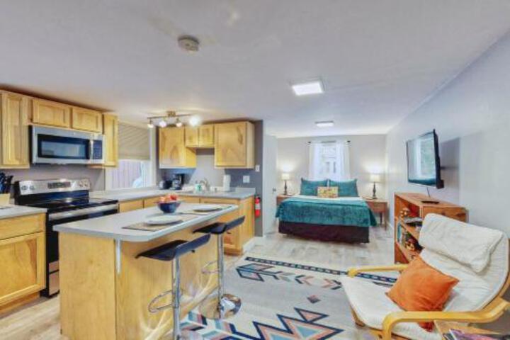 Manset Village Overlook - thumb 1