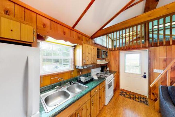 Rocky Creek Cabin B