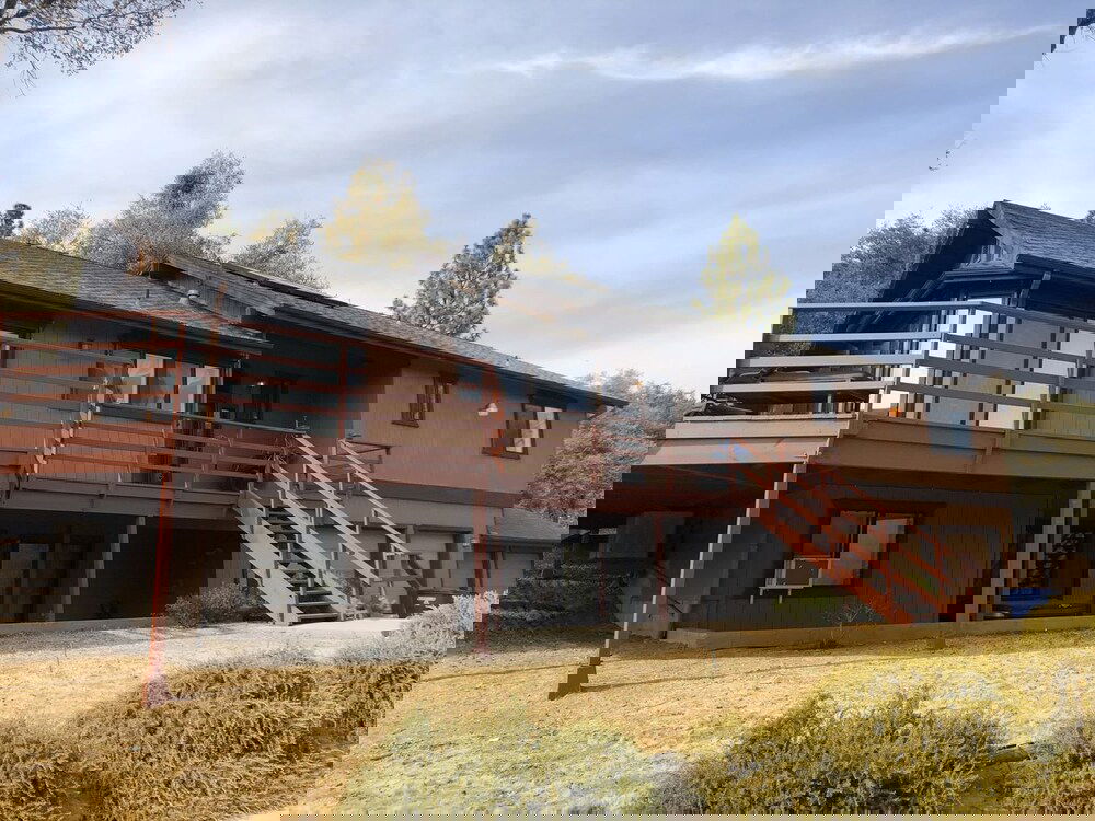 Leaning Pine Retreat - thumb 1