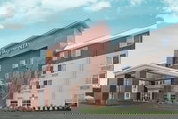 La Quinta Inn  Suites by Wyndham Detroit Utica