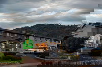 La Quinta Inn  Suites by Wyndham Grants Pass