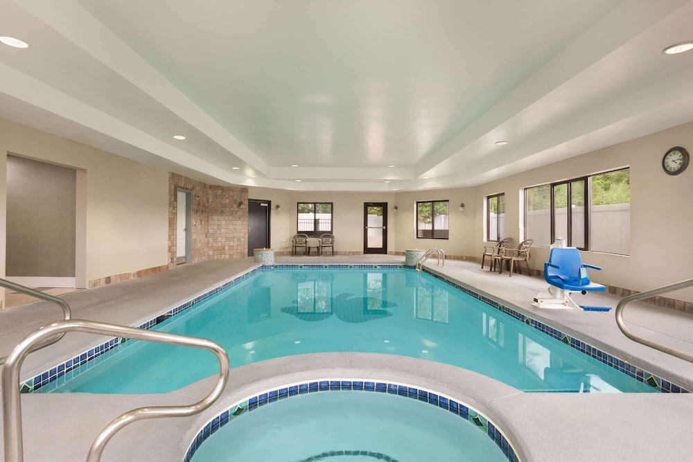 La Quinta Inn & Suites By Wyndham Dublin - thumb 3