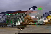 La Quinta Inn  Suites by Wyndham Lindale