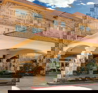 La Quinta Inn  Suites by Wyndham Dallas South-DeSoto - Tourism Bookings