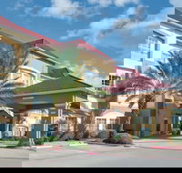 La Quinta Inn  Suites by Wyndham Bay City - USA Accommodation