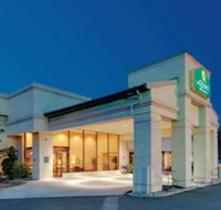 La Quinta Inn  Suites by Wyndham Fairfield NJ - Tourism Bookings