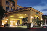 La Quinta Inn  Suites by Wyndham Santa Clarita - Valencia