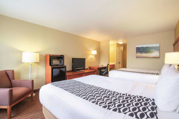 La Quinta Inn & Suites By Wyndham Bentonville - thumb 7