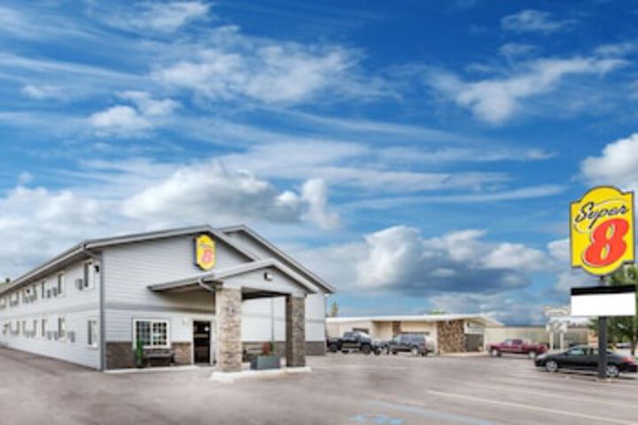 Super 8 By Wyndham Spencer - thumb 0