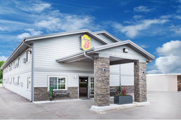 Super 8 By Wyndham Spencer - thumb 1