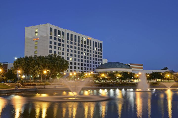 Newport News Marriott At City Center - thumb 2